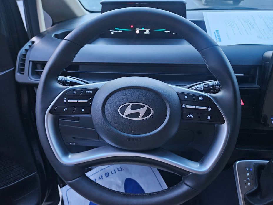 Hyundai Staria 2025