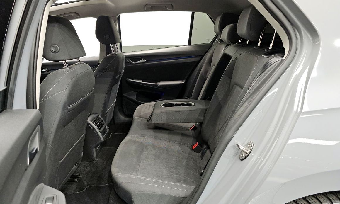 Volkswagen Golf 2024