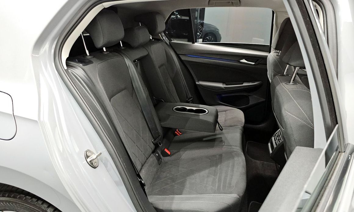 Volkswagen Golf 2024