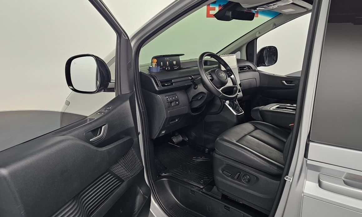 Hyundai Staria 2025