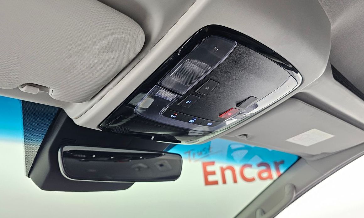 Hyundai Staria 2025
