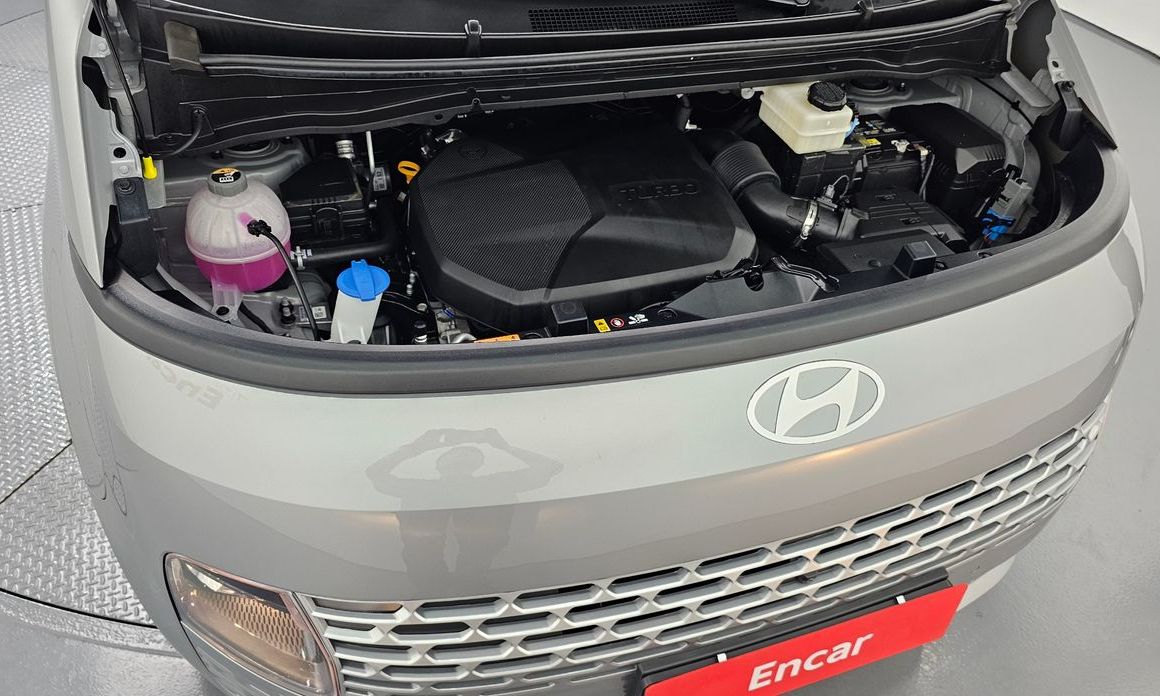 Hyundai Staria 2025