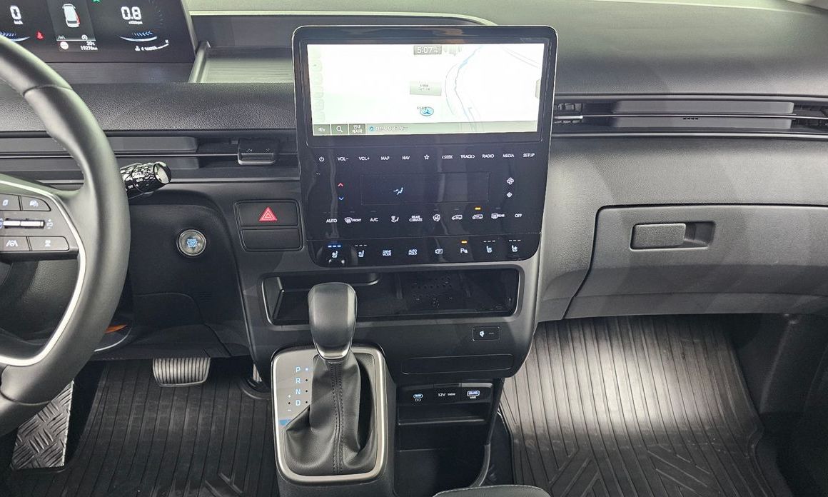Hyundai Staria 2025