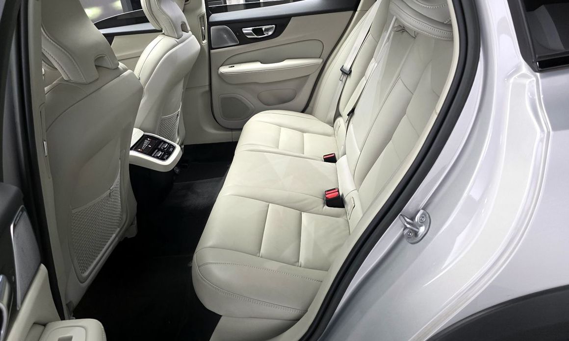 Volvo V60 2023