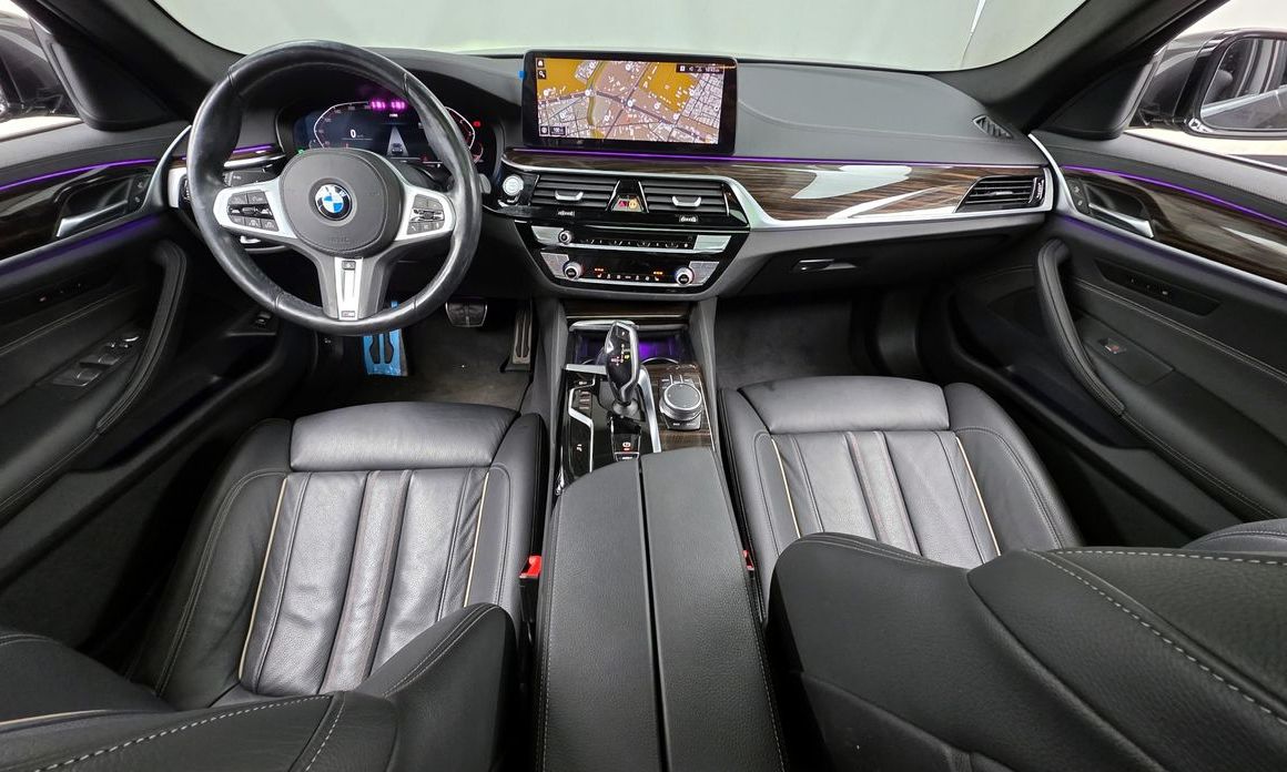 BMW 5-Series 2021