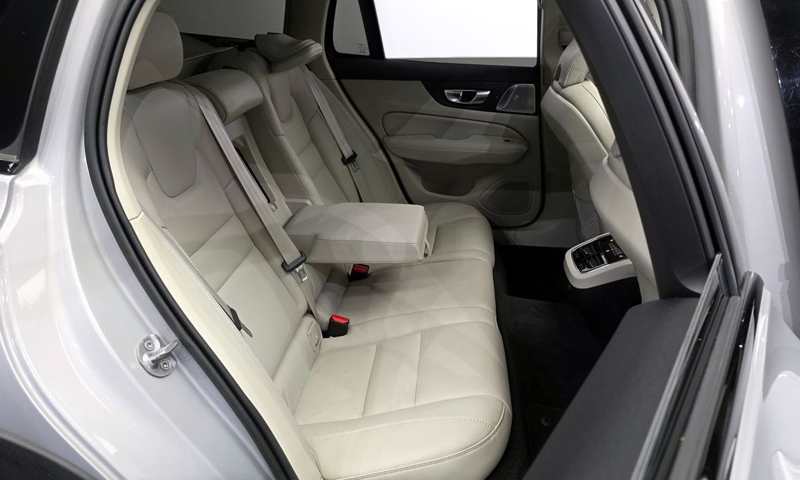 Volvo V60 2023