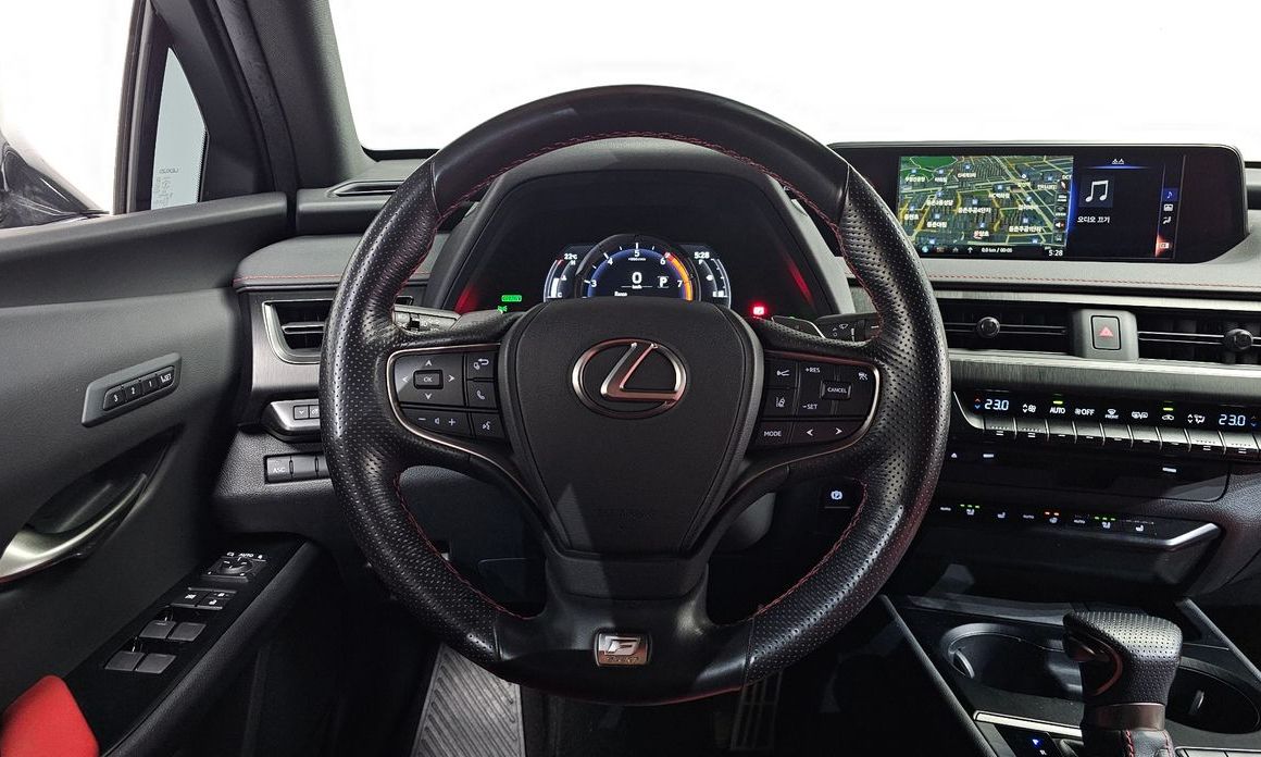 Lexus UX 2021