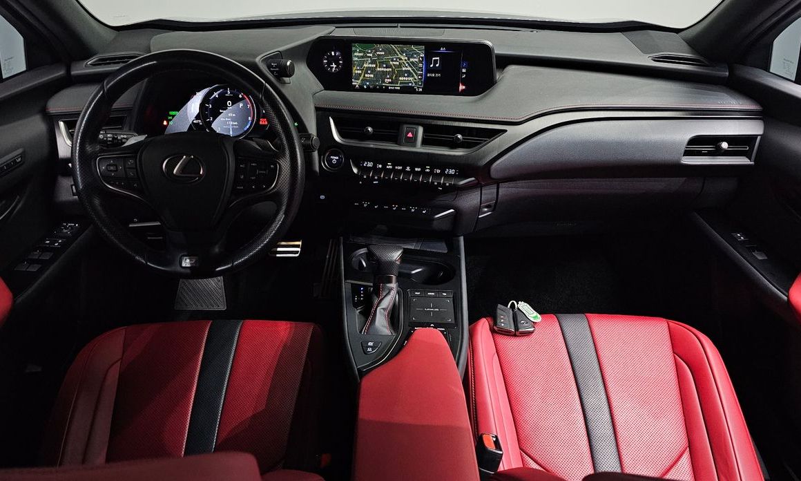Lexus UX 2021