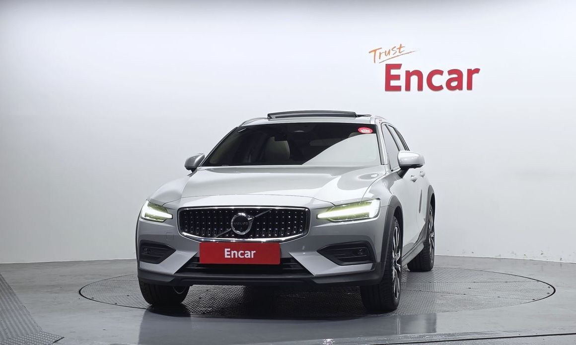Volvo V60 2023