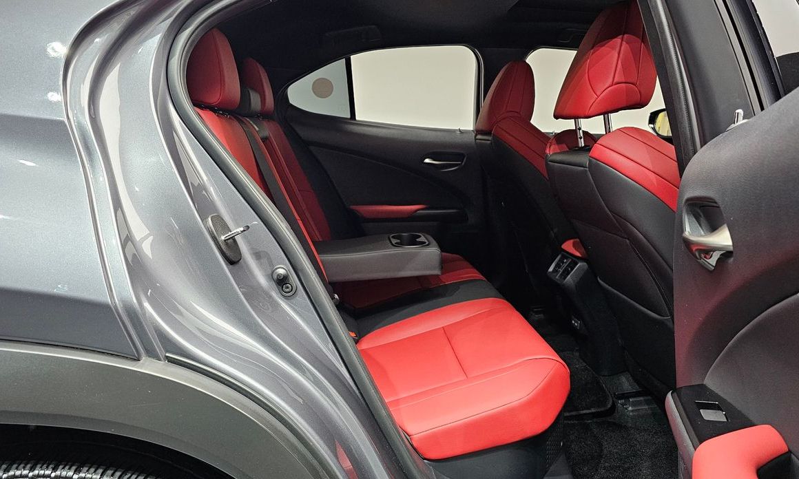 Lexus UX 2021