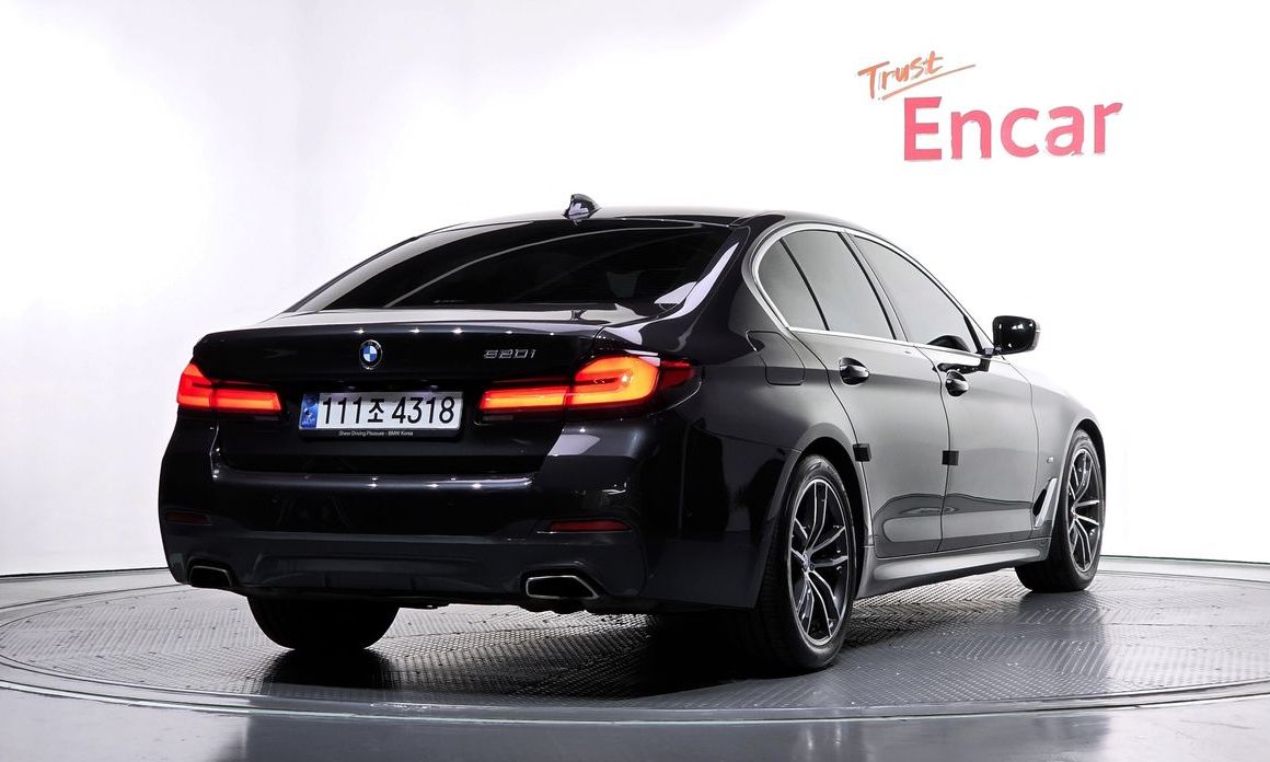 BMW 5-Series 2021