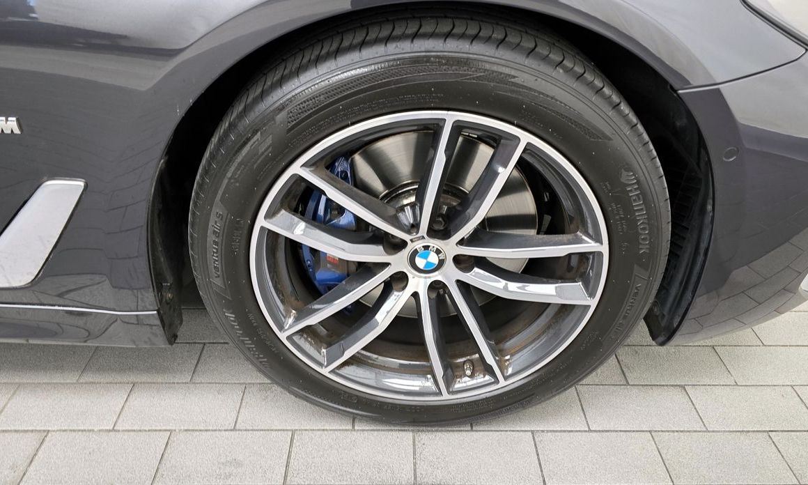 BMW 5-Series 2021