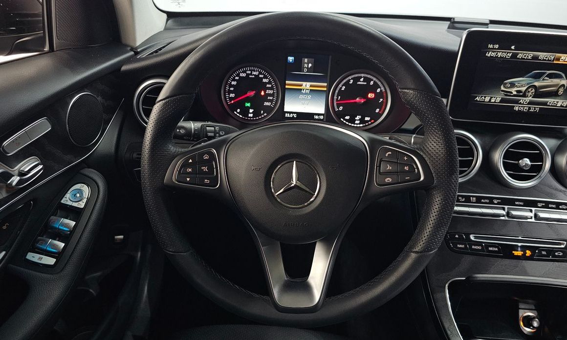 Mercedes-Benz GLC-Class 2019