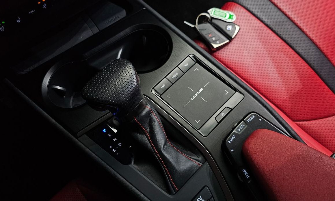 Lexus UX 2021
