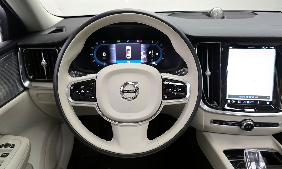Volvo V60 2023