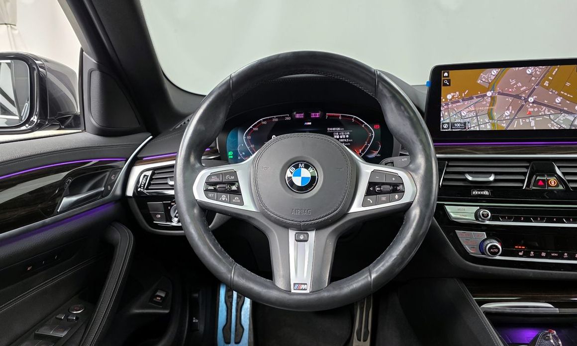 BMW 5-Series 2021