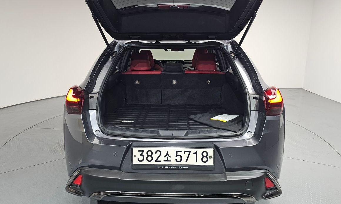 Lexus UX 2021