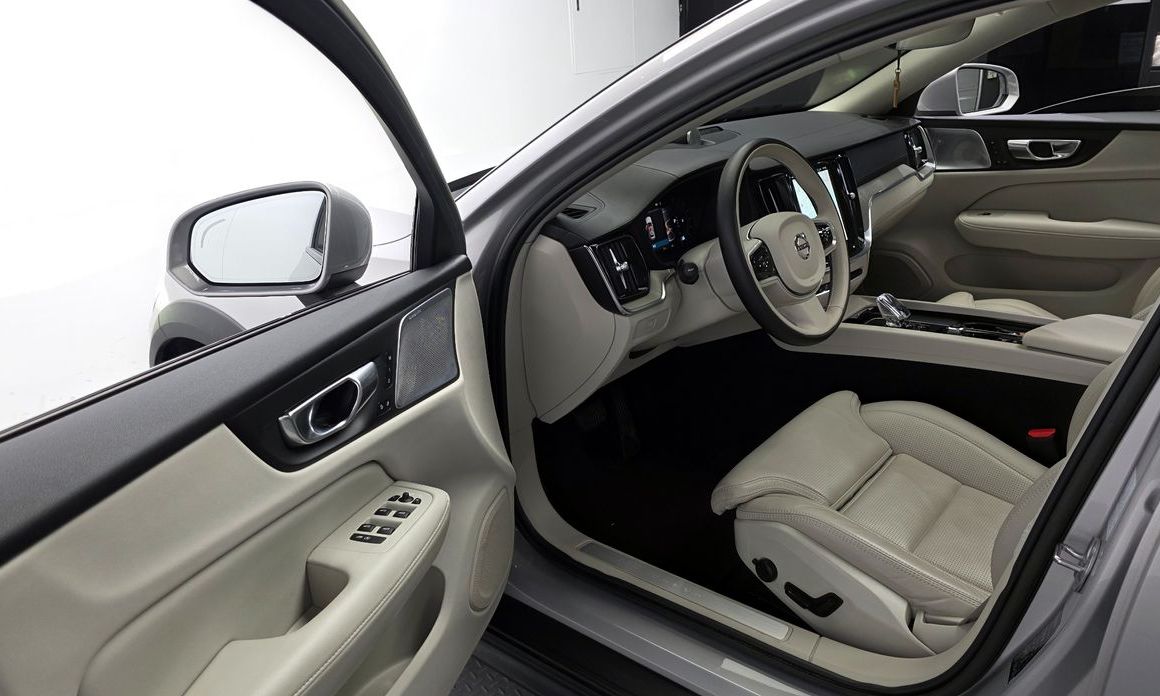 Volvo V60 2023
