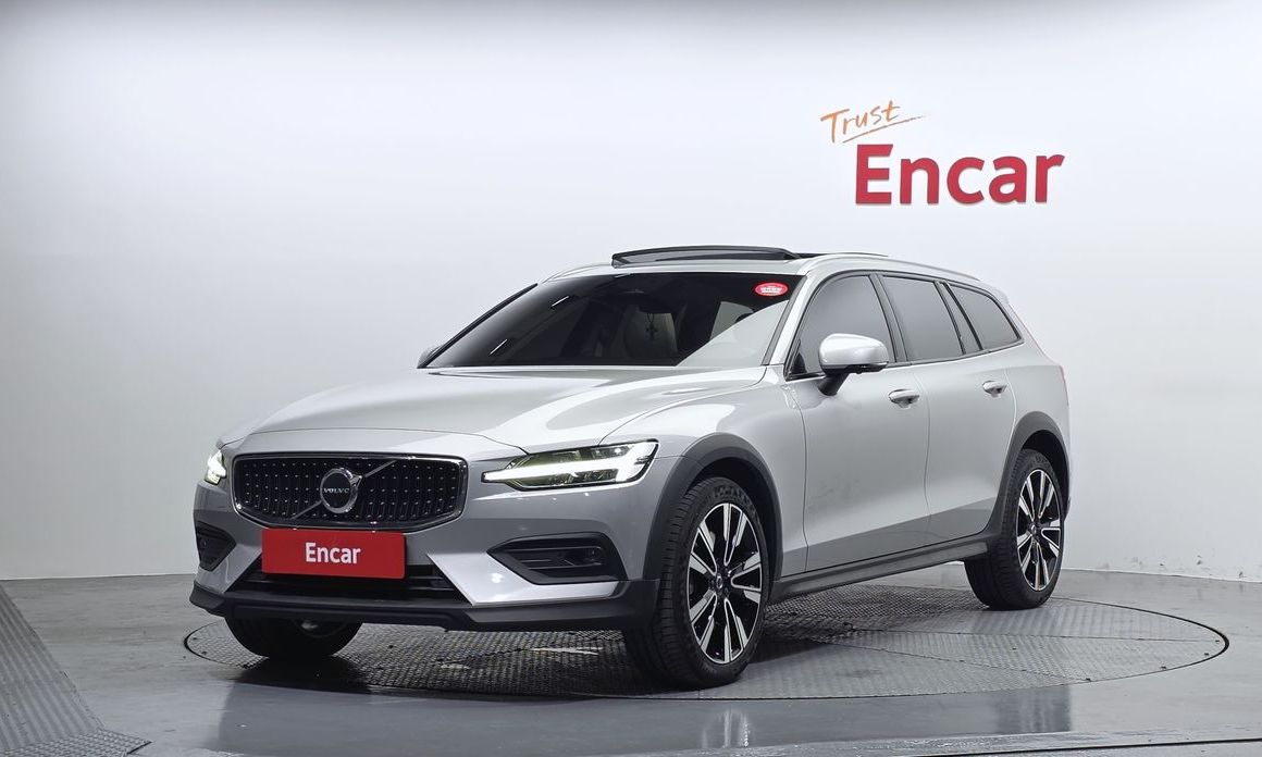 Volvo V60 2023