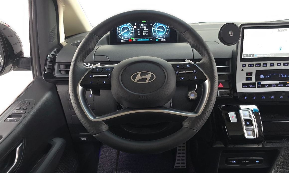 Hyundai Staria 2025