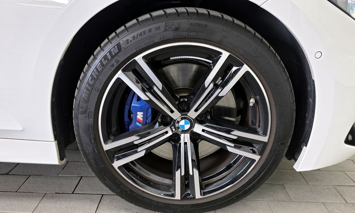 BMW 3-Series 2024