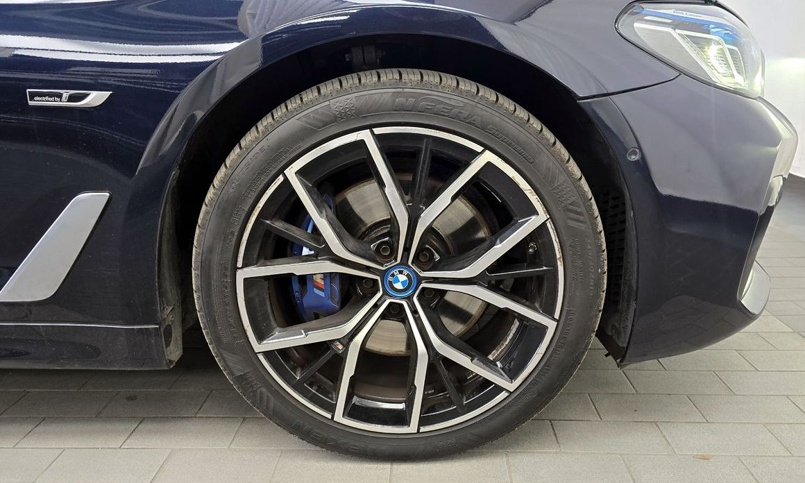 BMW 5-Series 2022