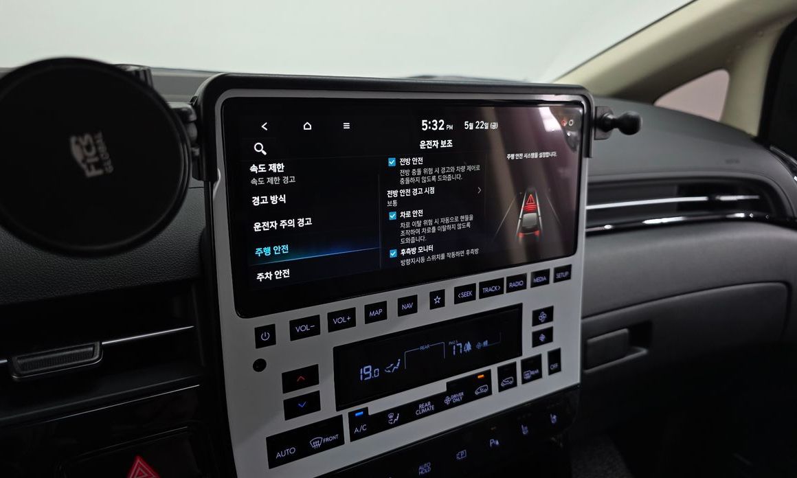 Hyundai Staria 2025