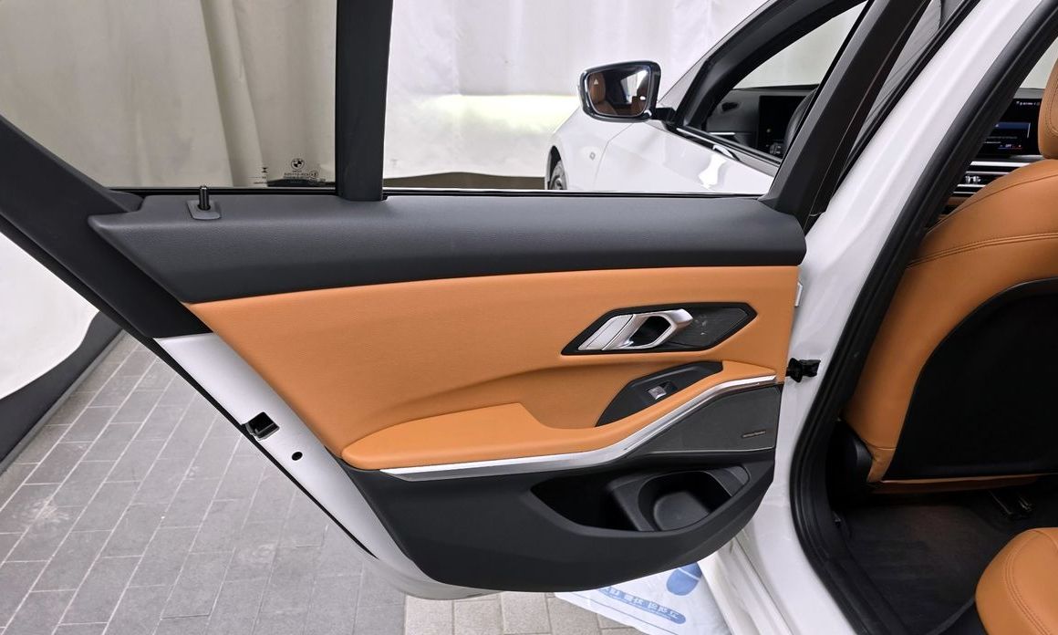 BMW 3-Series 2024