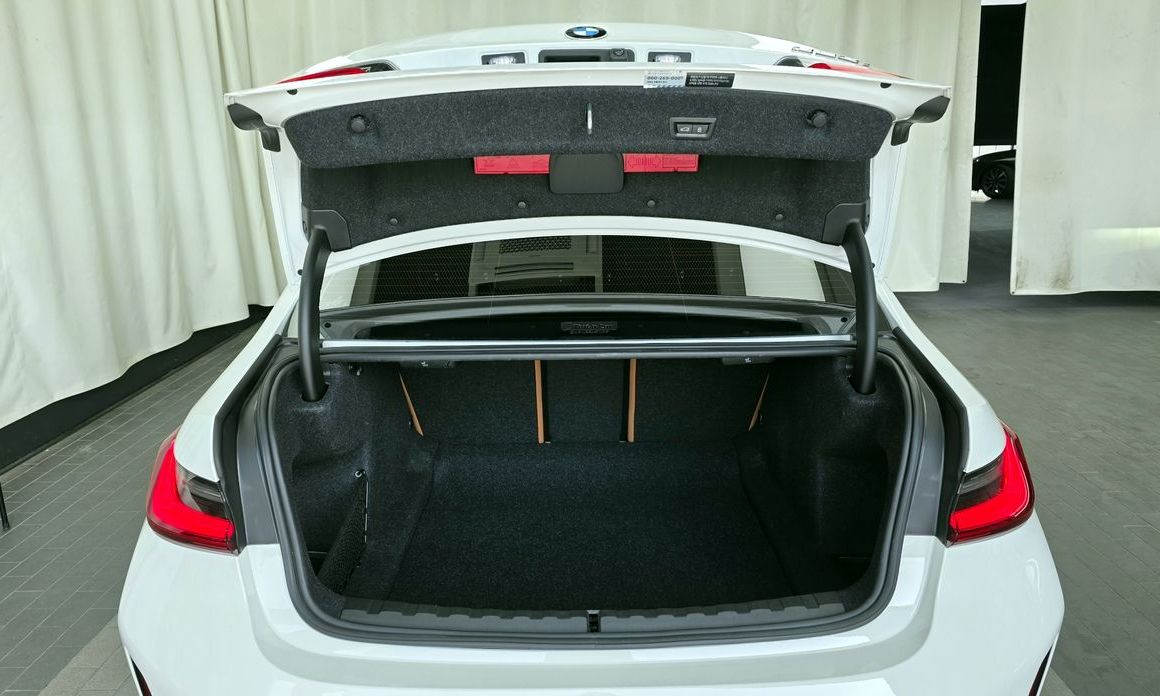 BMW 3-Series 2024