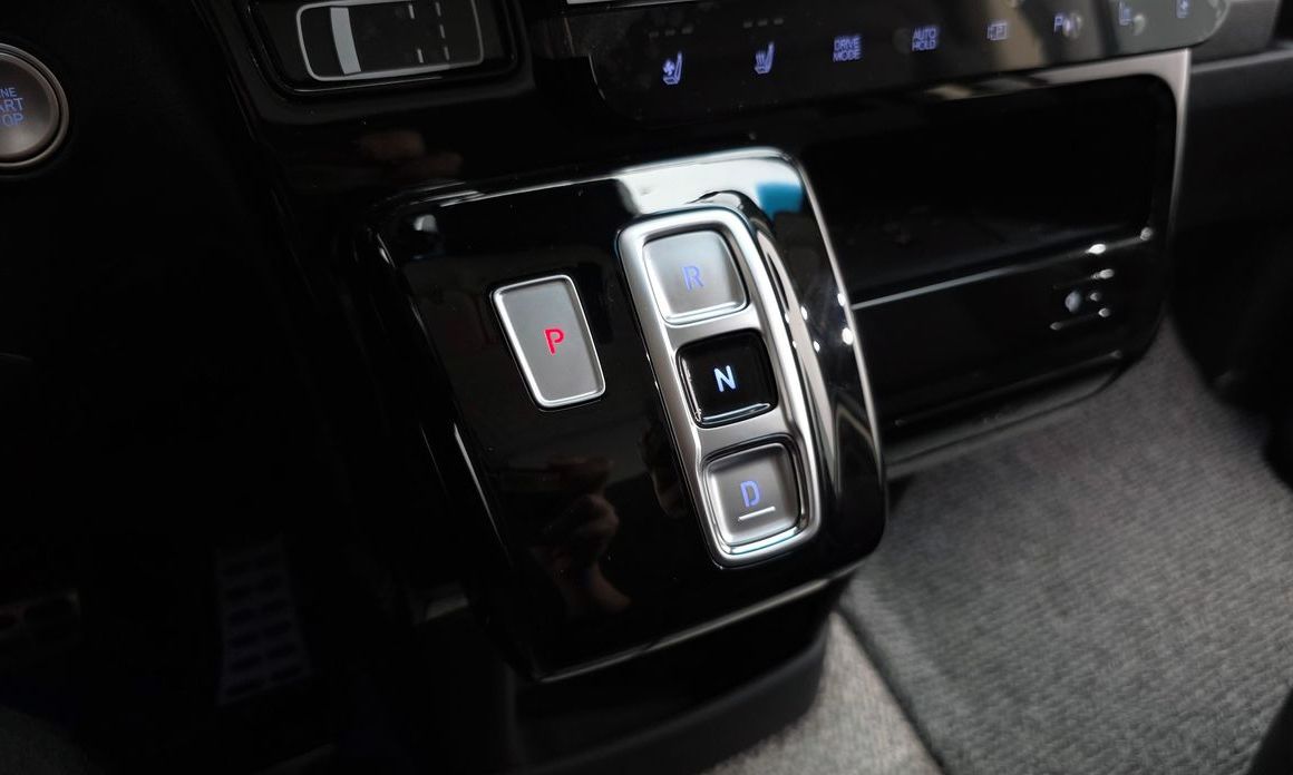 Hyundai Staria 2025