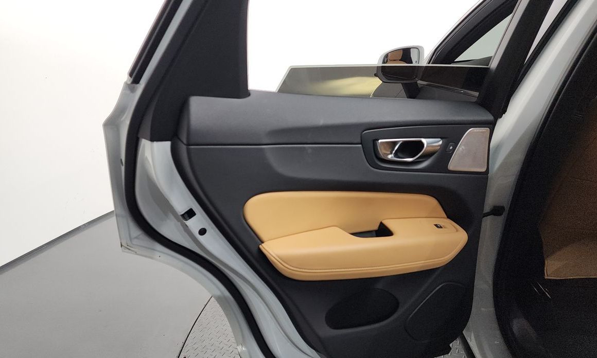 Volvo XC60 2025