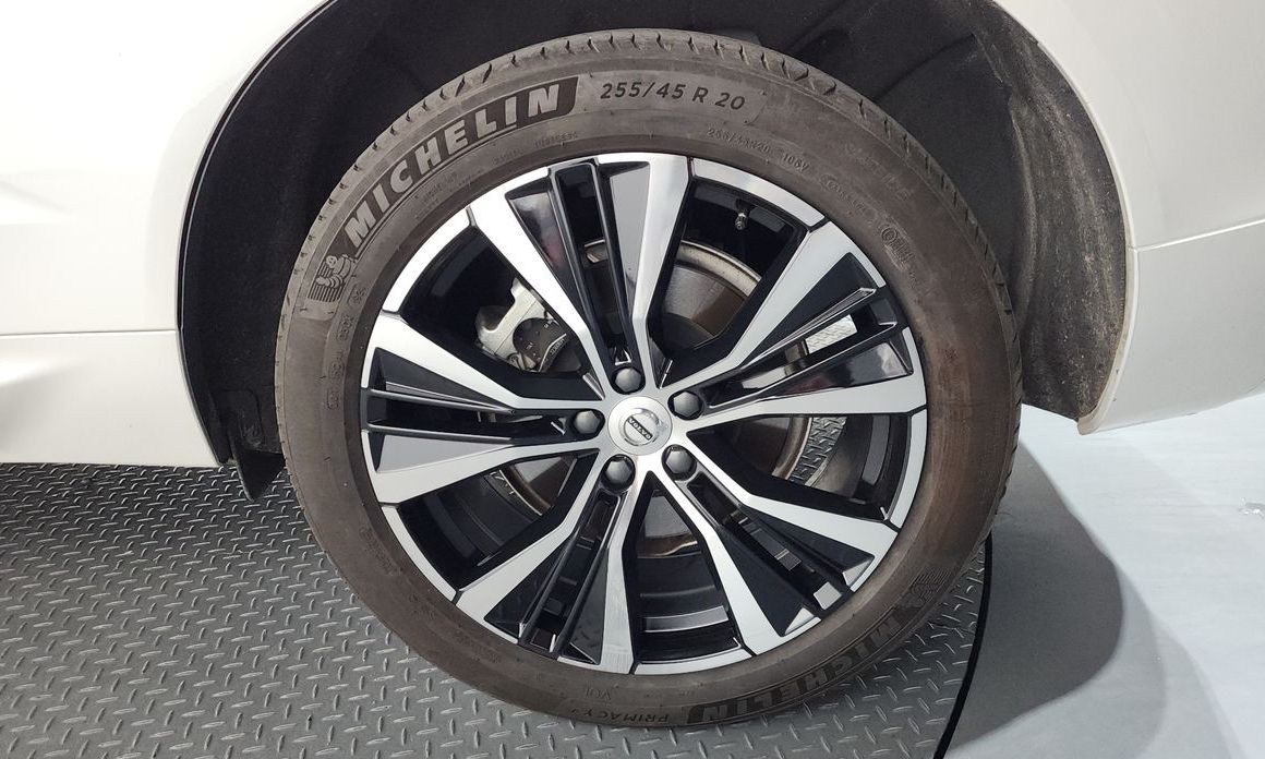 Volvo XC60 2025