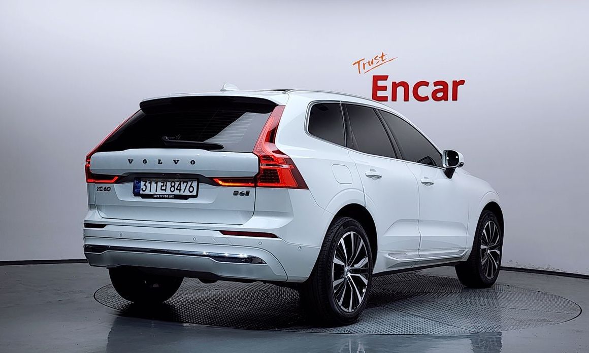 Volvo XC60 2025