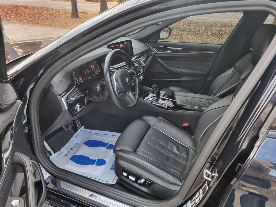 BMW 5-Series 2023