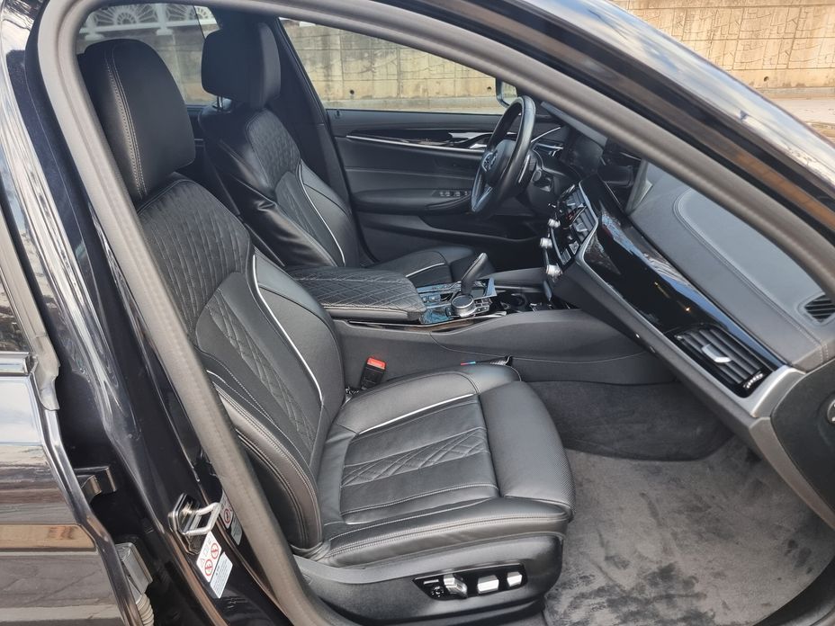 BMW 5-Series 2023