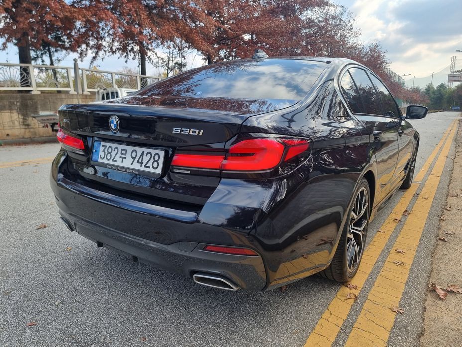 BMW 5-Series 2023