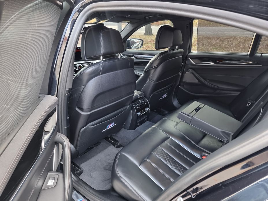 BMW 5-Series 2023