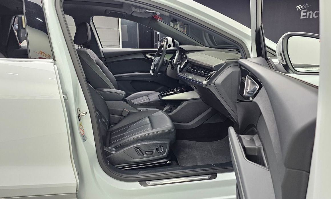 Audi Q4 e-tron 2025
