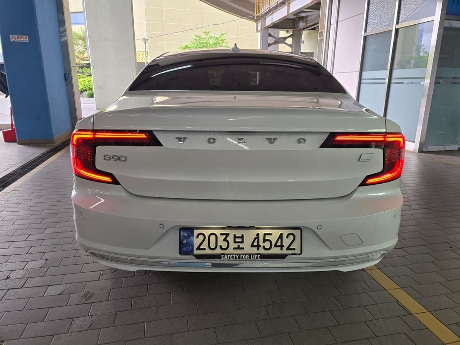 Volvo S90 2024
