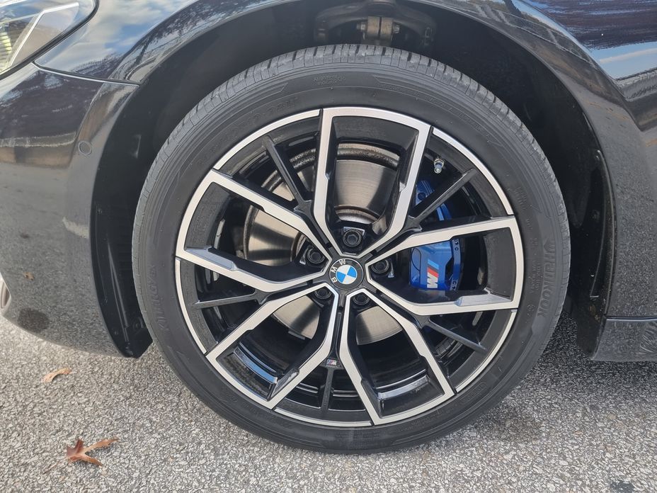 BMW 5-Series 2023