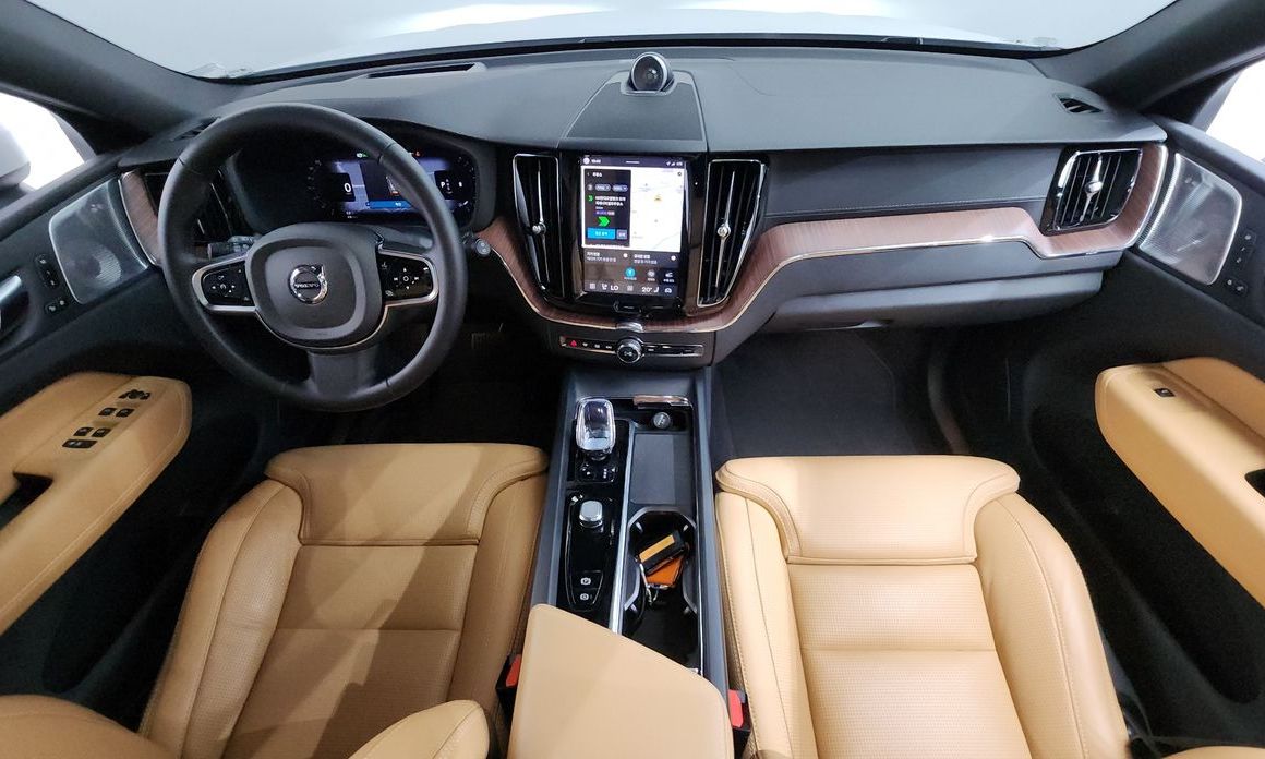 Volvo XC60 2025