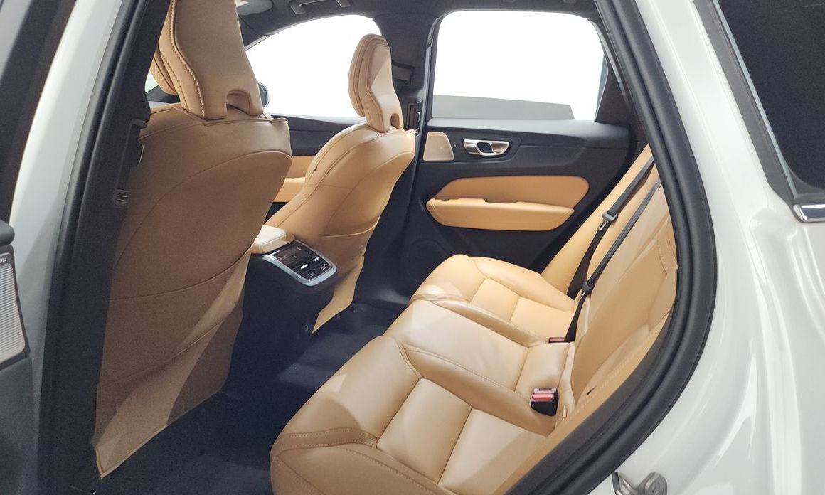 Volvo XC60 2025