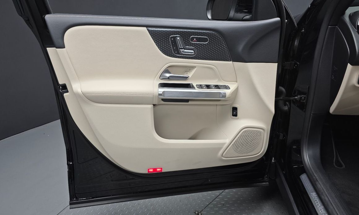Mercedes-Benz GLB-Class 2024