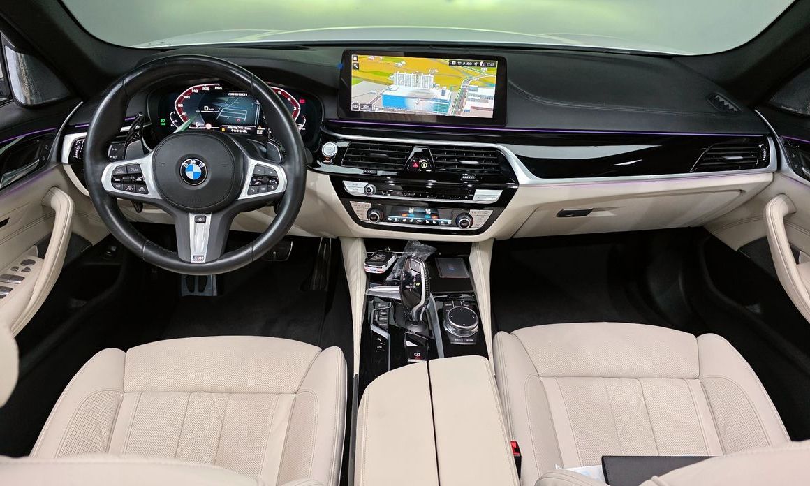 BMW 5-Series 2023