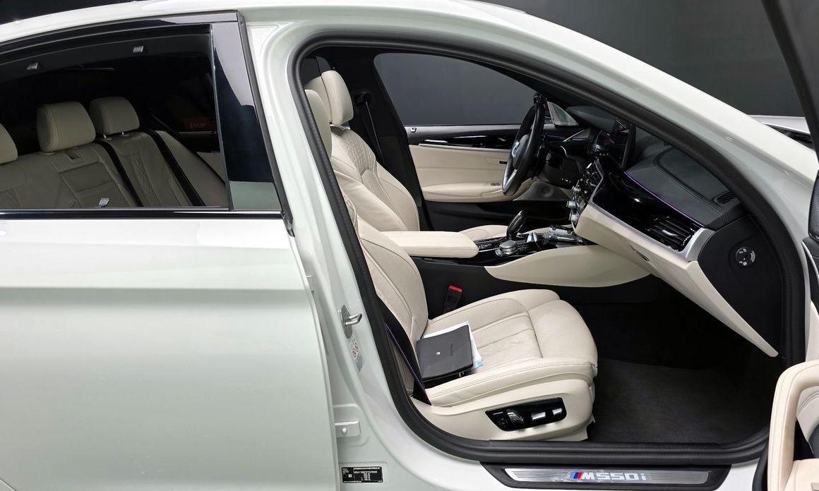 BMW 5-Series 2023
