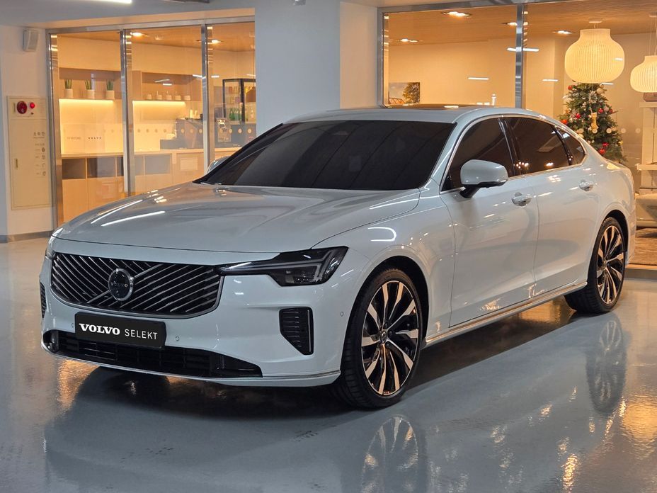 Volvo S90 2026