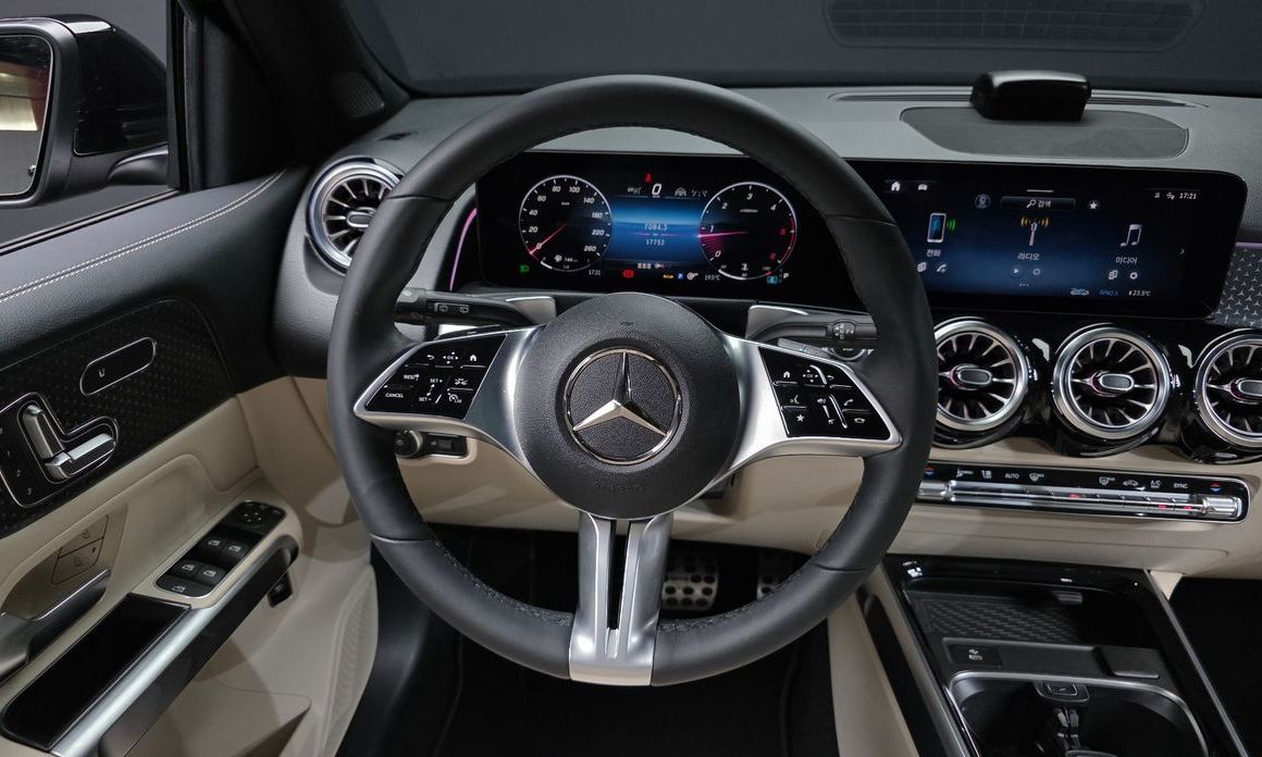 Mercedes-Benz GLB-Class 2024