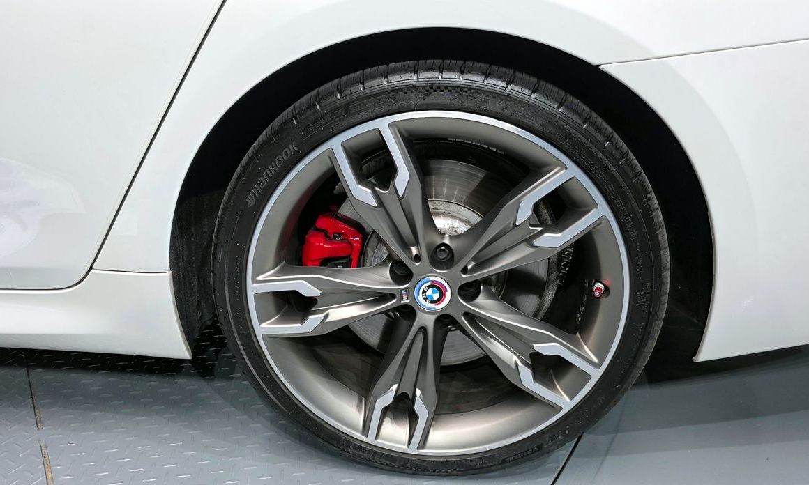 BMW 5-Series 2023