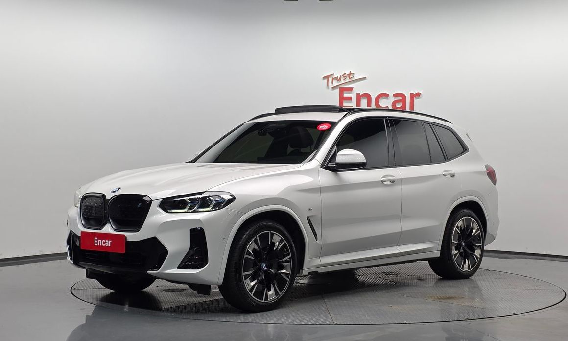 BMW iX3 2025