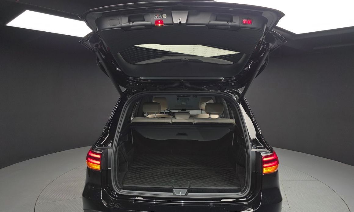 Mercedes-Benz GLB-Class 2024